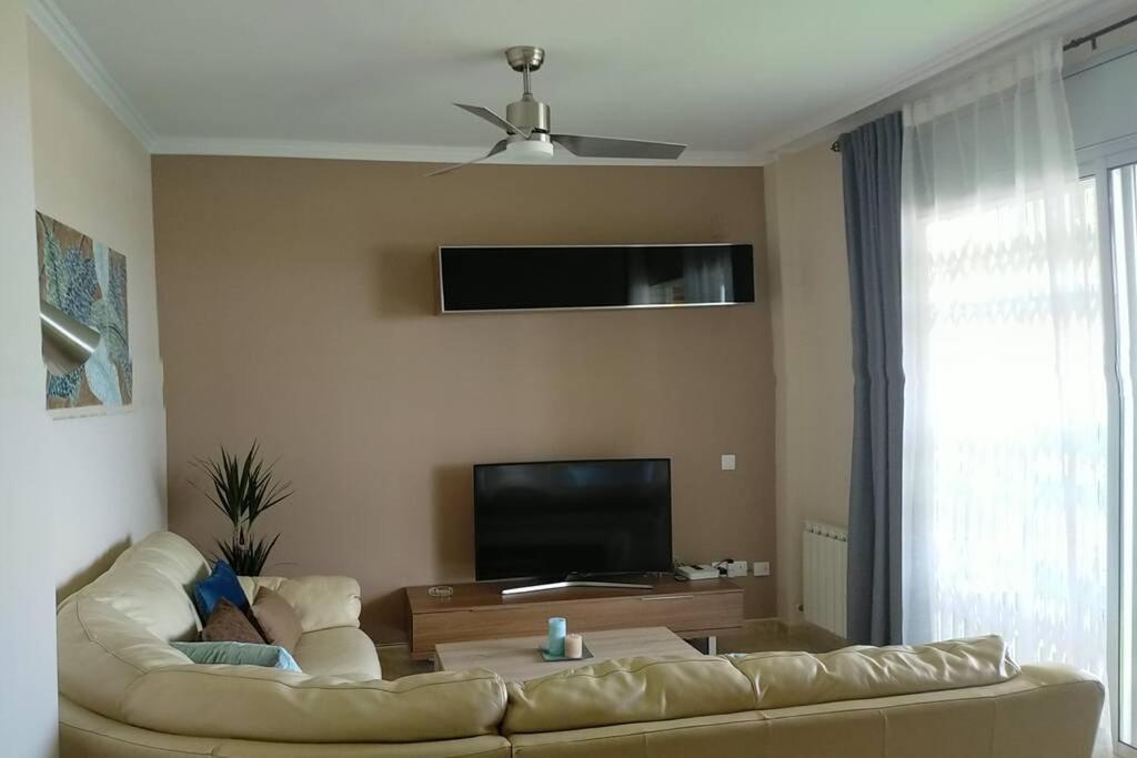 Apartamento Para 5 Personas Frente Al Mar Con Piscina Y Parking Cubelles Eksteriør billede