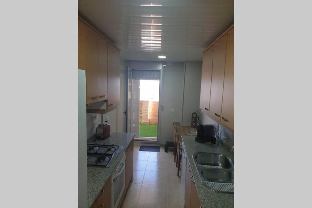 Apartamento Para 5 Personas Frente Al Mar Con Piscina Y Parking Cubelles Eksteriør billede