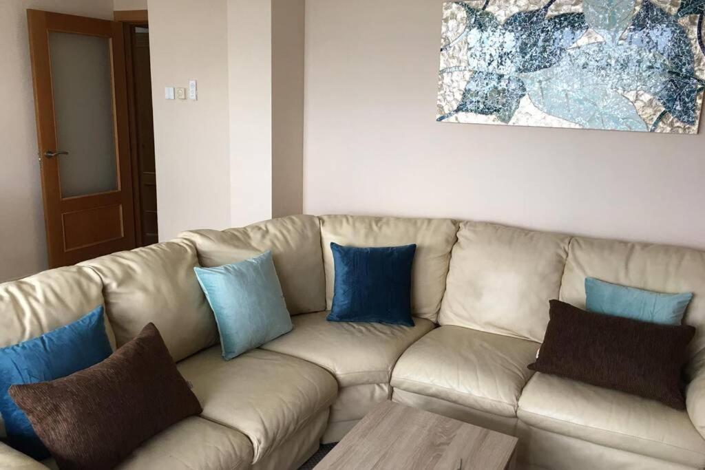 Apartamento Para 5 Personas Frente Al Mar Con Piscina Y Parking Cubelles Eksteriør billede