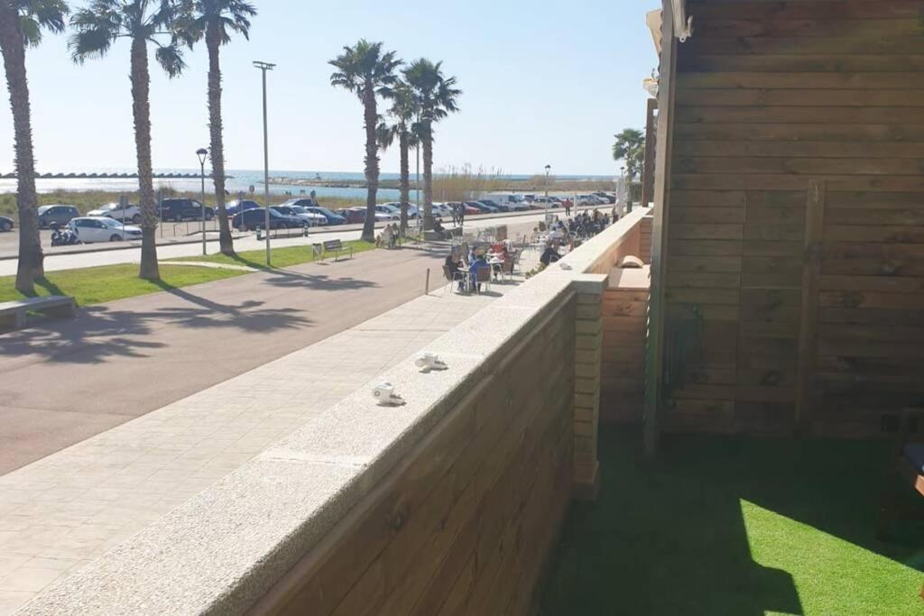 Apartamento Para 5 Personas Frente Al Mar Con Piscina Y Parking Cubelles Eksteriør billede