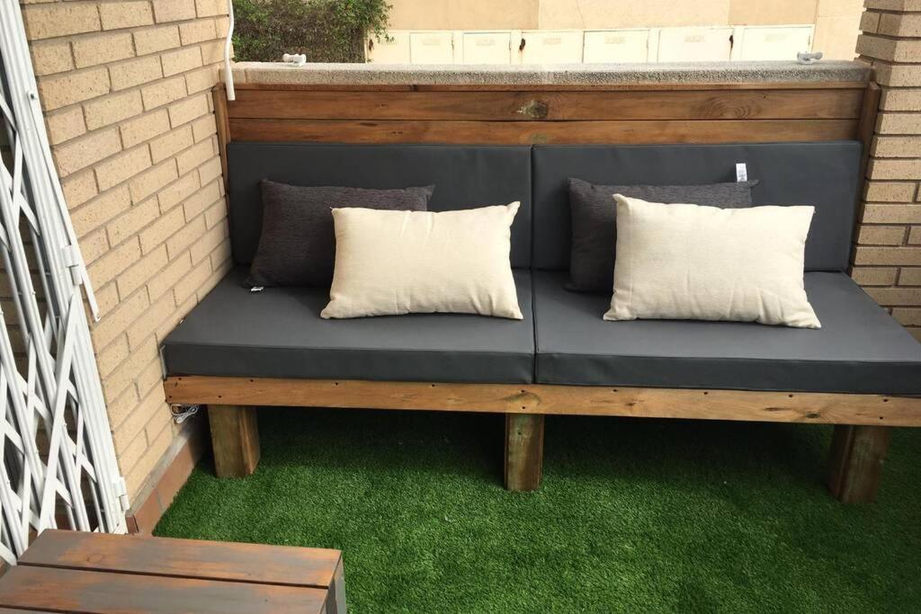 Apartamento Para 5 Personas Frente Al Mar Con Piscina Y Parking Cubelles Eksteriør billede