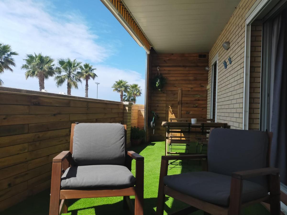 Apartamento Para 5 Personas Frente Al Mar Con Piscina Y Parking Cubelles Eksteriør billede